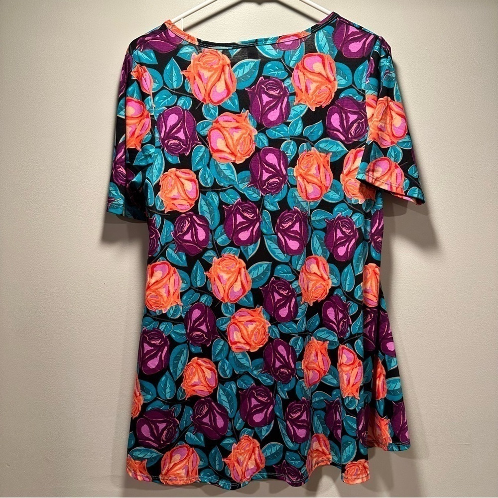NWT LulaRoe PerfectT Swing Top Tunic Half Sleeve Loose Fit Stretchy Soft Floral - Picture 6 of 14